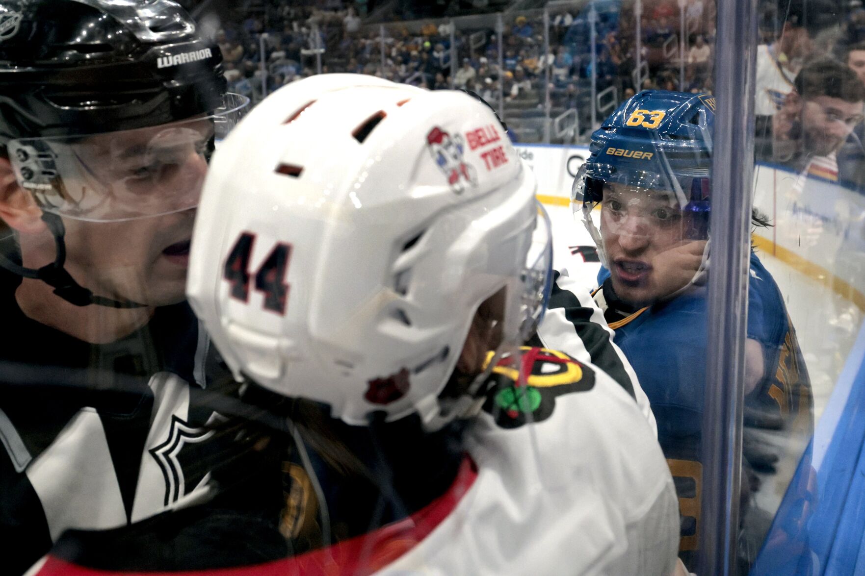 The 最新杏吧原创 Blues host Chicago Blackhawks